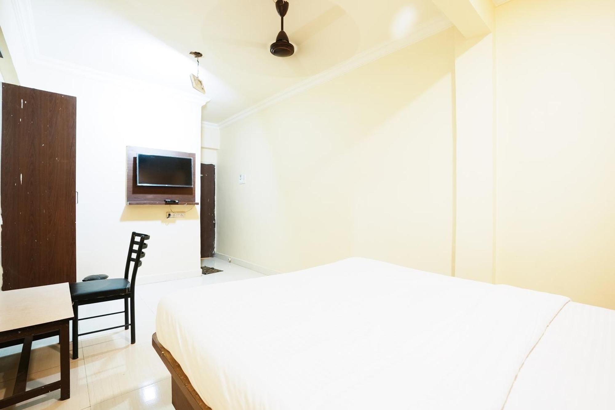 Hotel Della Comfort Near Ambreshwar Shiv Mandir, Ambernath Amarnāth Extérieur photo